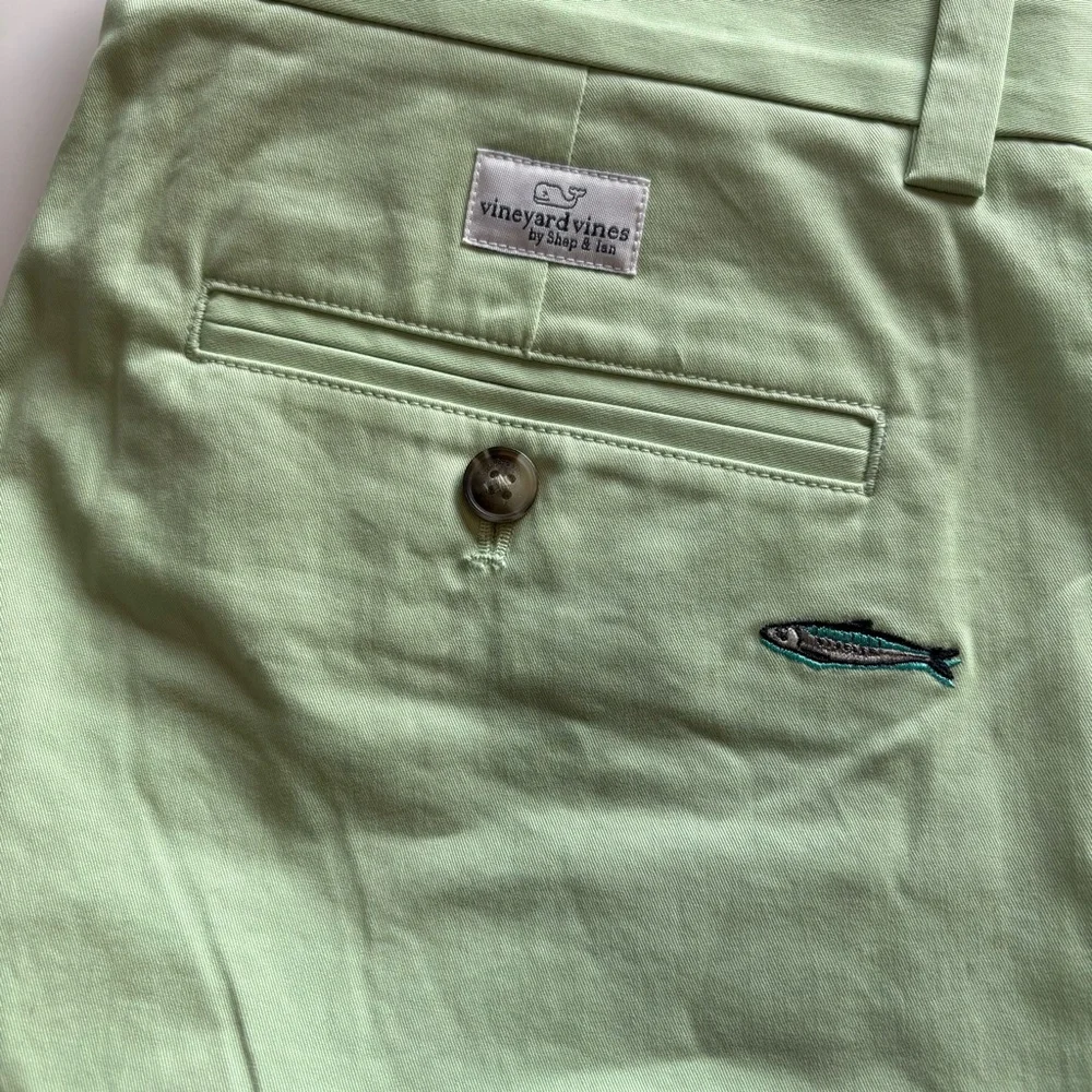 Vineyard Vines Men's 32 Breaker Shorts Pistacchio Green Embroidered Fish‎ Beach